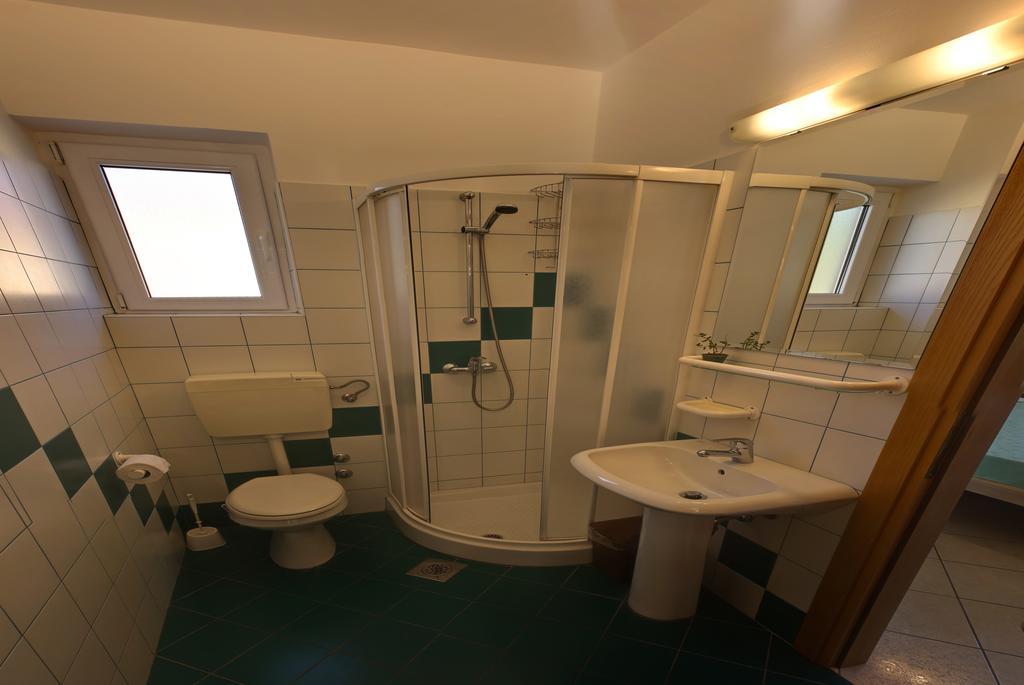 Vis A Vis Apartments 바슈카 객실 사진
