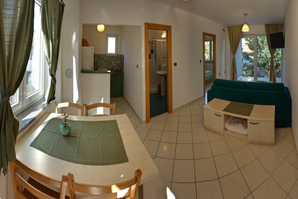 Vis A Vis Apartments 바슈카 객실 사진