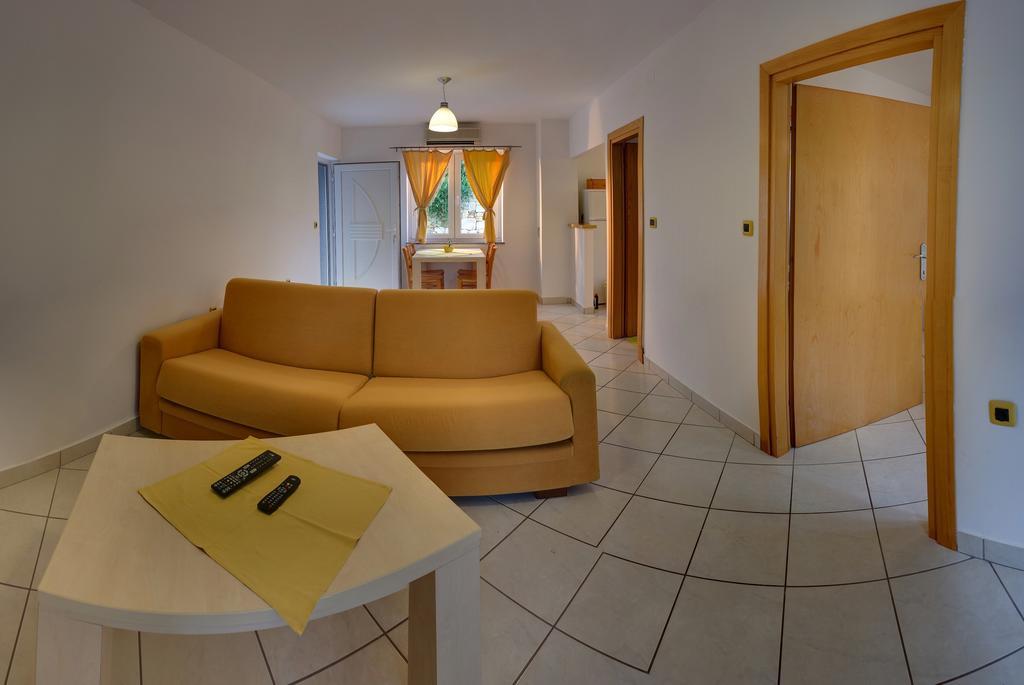 Vis A Vis Apartments 바슈카 객실 사진